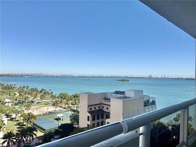 Building Photo - 1717 N Bayshore Dr Unit 1717 Bayshore Dr Apt # A-1548