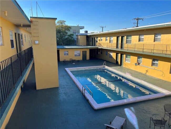 Photo - 1975 NE 135th St Unit 3R