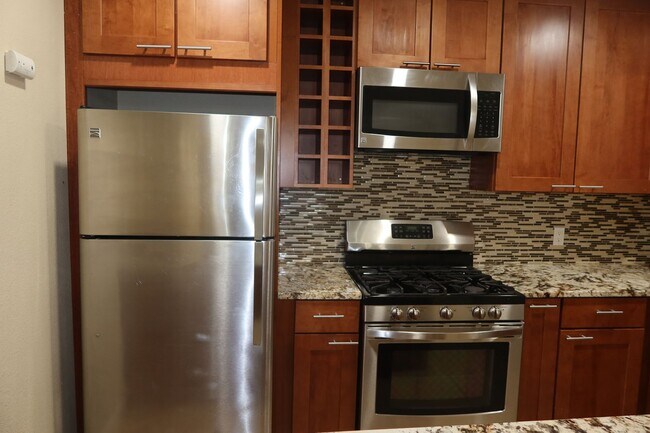 Photo - K246 - South Oak #102 Unidad 102