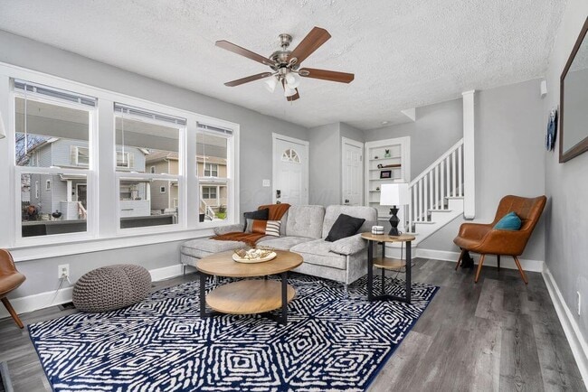 Photo - 975 Heyl Ave