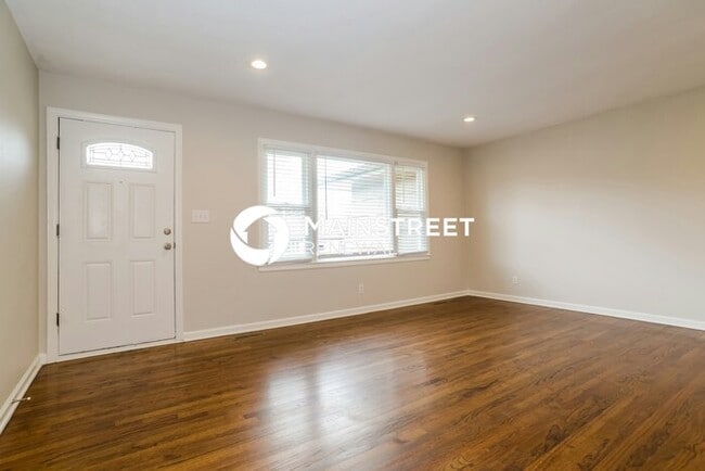 3 Bedroom Pet-Friendly Home in KANSAS CITY, MO with Main Street Renewal