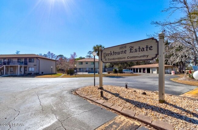 Building Photo - 1601 Big Tree Rd Unit 1107
