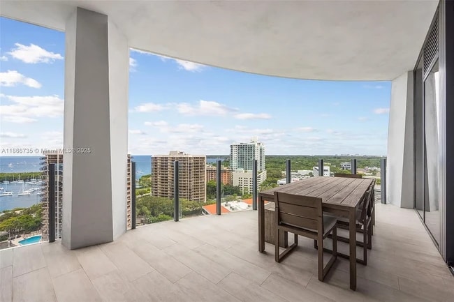 Photo - 2831 S Bayshore Dr Unidad 1701 Rental