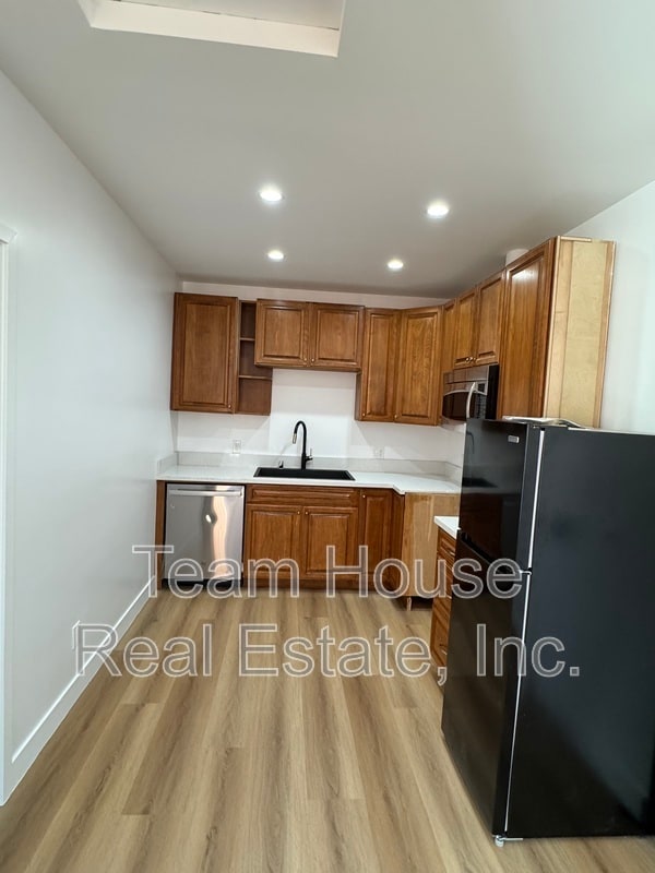 Photo - 7009 Comanche Ave