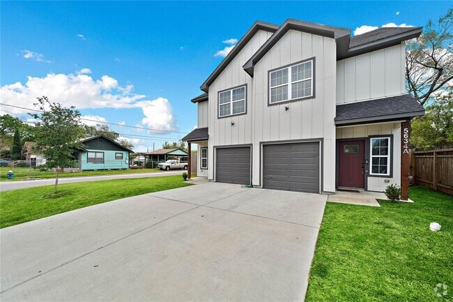Building Photo - 5634 Dorbrandt St Rental