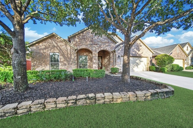 Building Photo - 25208 Forest Ledge Dr