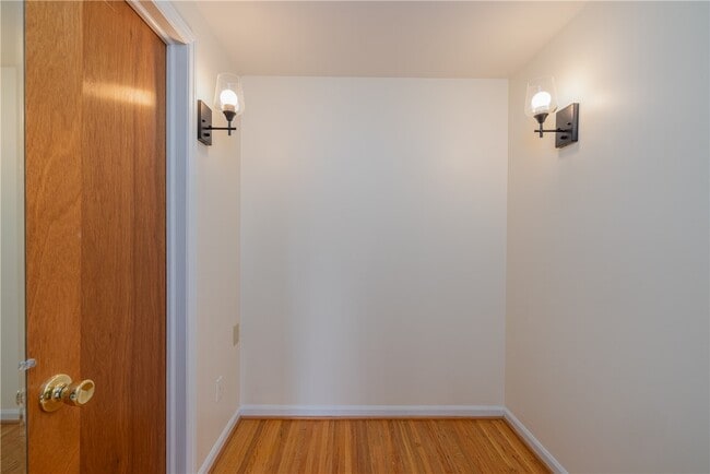 Photo - 75 Parkwood Ave