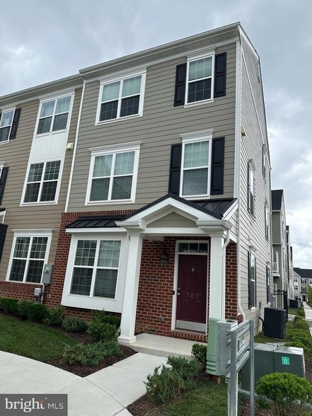 Photo - 707 McComb Pl Townhome