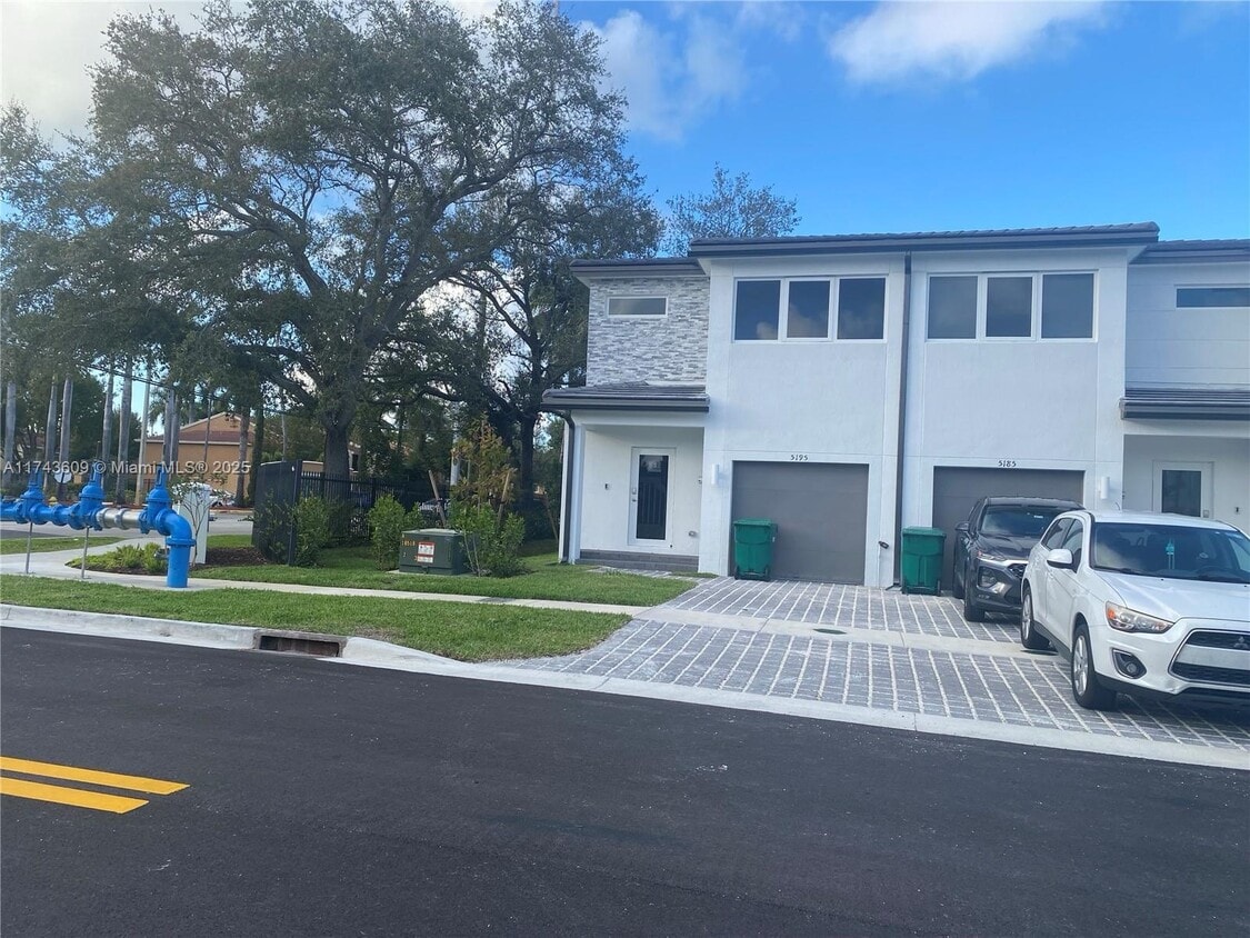 Photo - 5195 SW 37th St (West Park, FL)