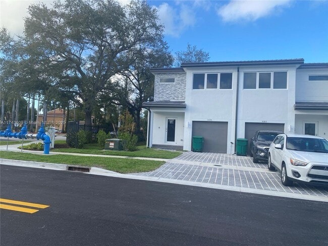 Photo - 5195 SW 37th St Townhome