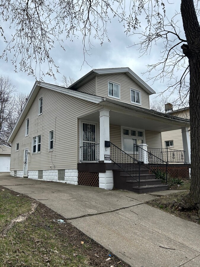 Photo - 3925 E 120th St