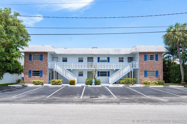 Building Photo - 1360 NE 27th St Unit 2