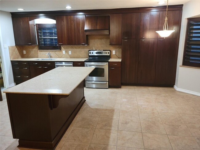 Photo - 343 Windsor Square