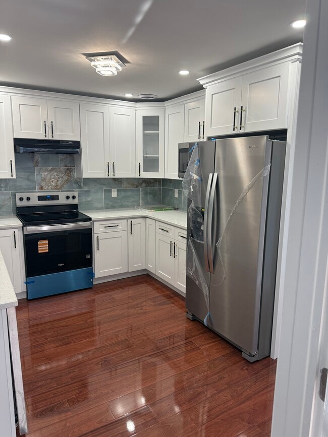 Building Photo - 461 Hulett St Unit Kapish Singh