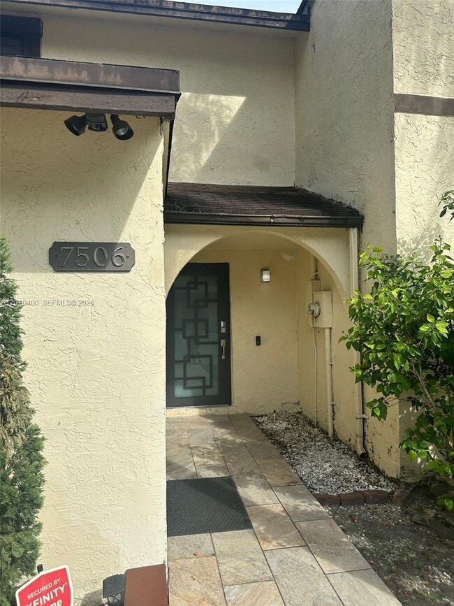 Photo - 7506 NW 33rd St