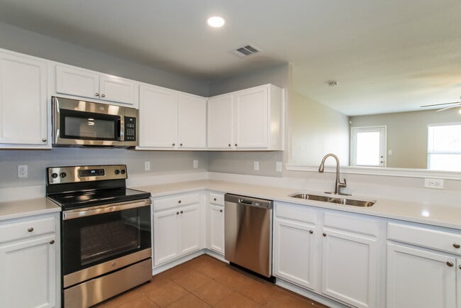 Photo - 16508 Cowboy Trail