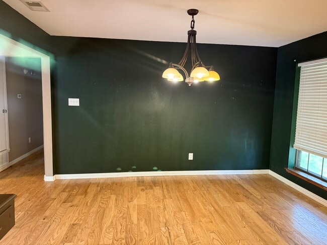 Dining - 10677 Hancock Dr