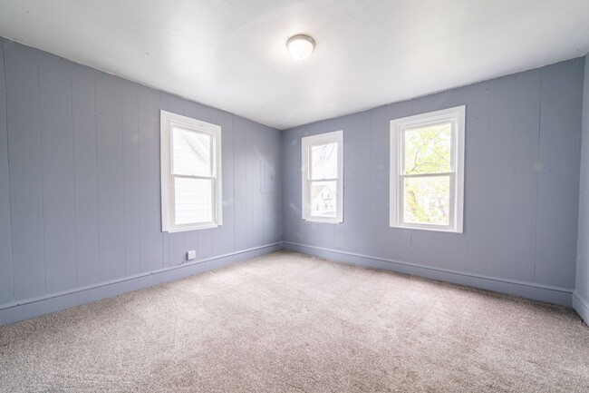 Photo - 351 N Laurel St Unit Apt B