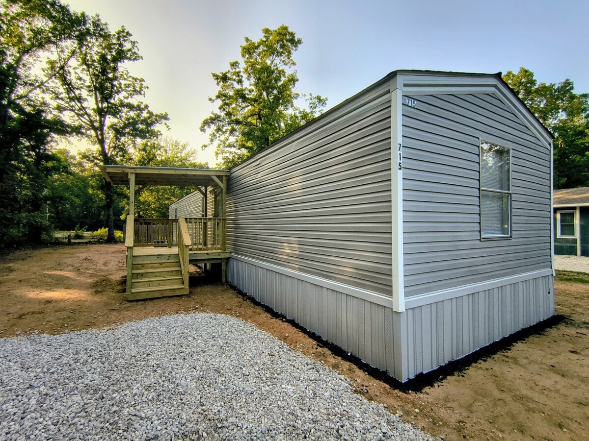 Photo - 715 Windwood Dr
