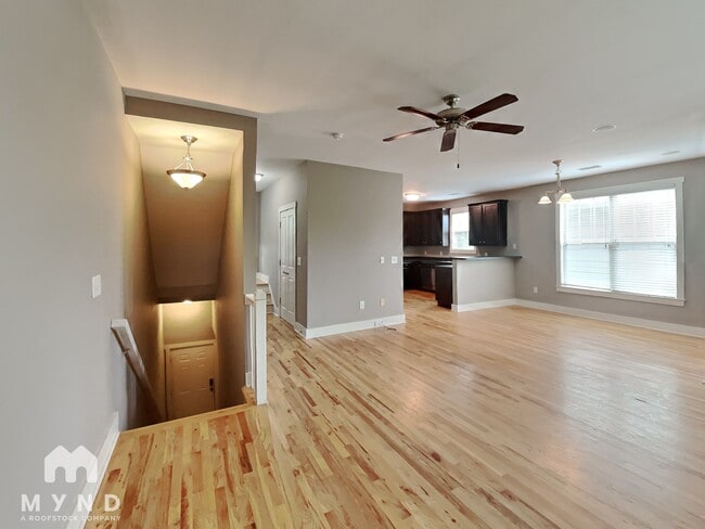 Building Photo - 169 Herring St Rental