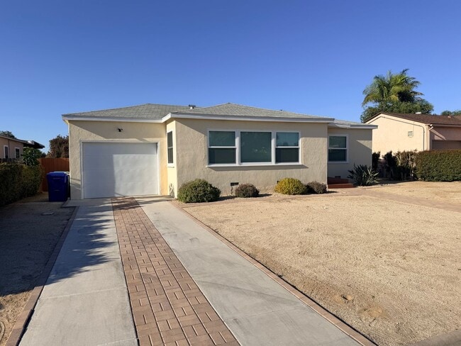 Photo - Lovely 2 bedroom with attached Garage