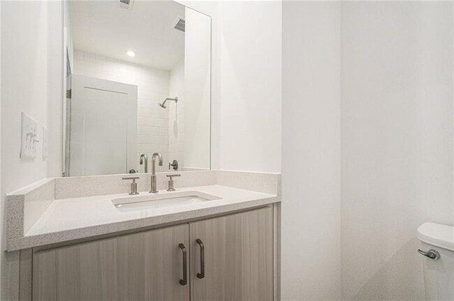 Photo - 1823 Gotham Ln NE