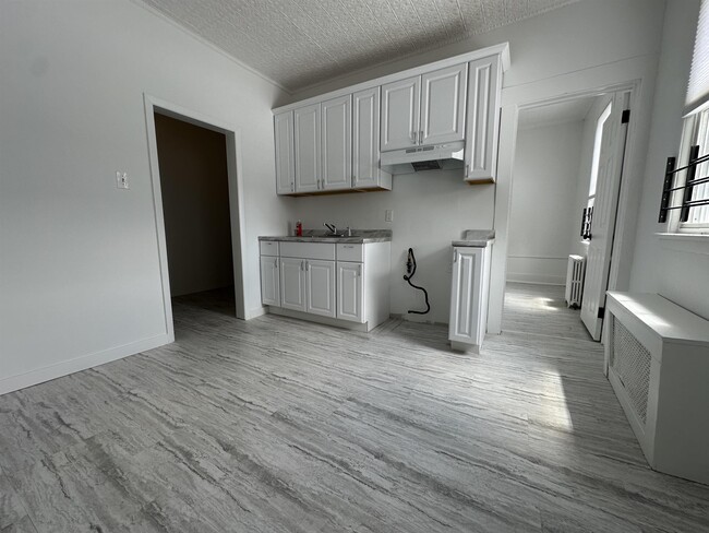 Photo - 526 Valley Brook Ave Unit 2nd Floor