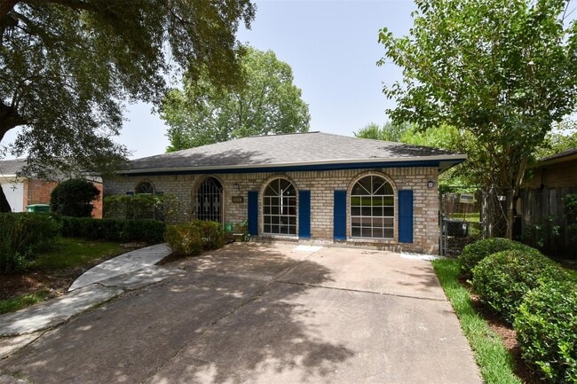 Building Photo - 11719 Murr Way