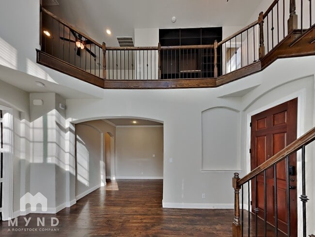 Photo - 868 Dartford Dr