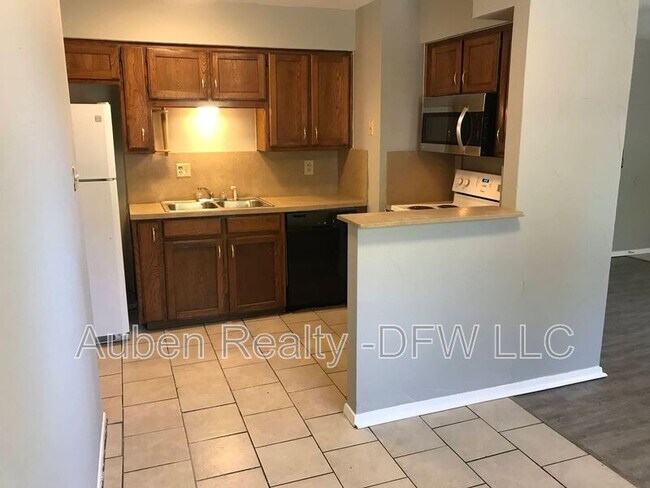 Photo - 118 Maple St Unit A