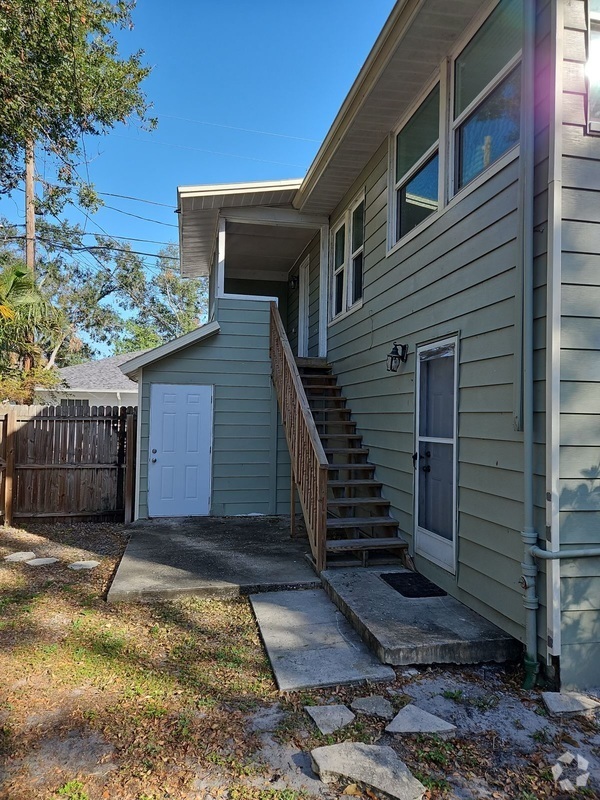 Building Photo - 1027 17th St N Rental