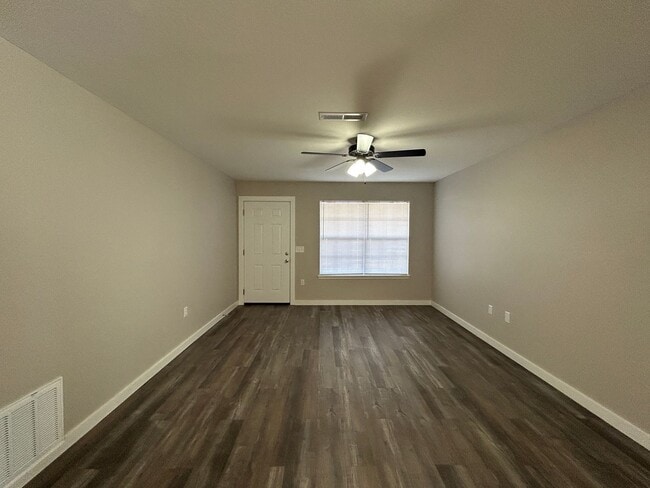 Photo - Duplex with Garage - Minutes from Downtown... Apartment Unit 504