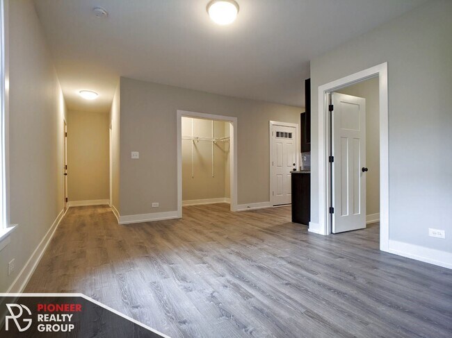 Photo - 709 W Brompton Ave Unit 711-53