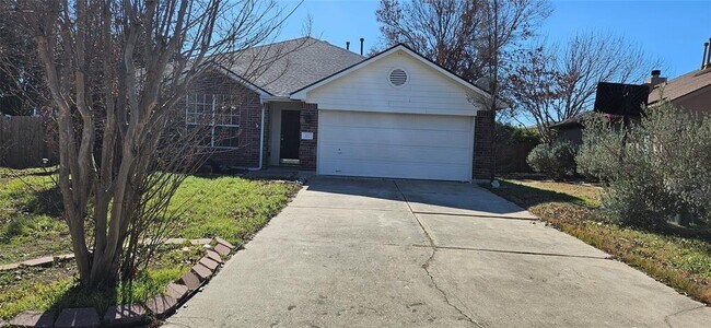 Photo - 107 Helen Cove