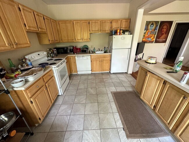 Photo - 1135 Commonwealth Ave