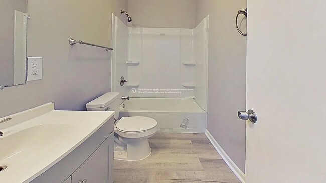 Photo - 417 W 65th Pl N