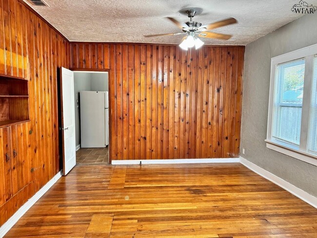 Photo - 3008 Cumberland Ave