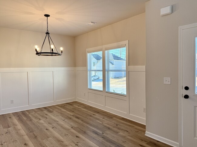 Photo - 401 Fox Crk Dr