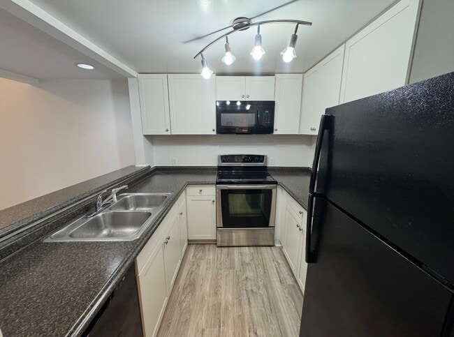 Photo - 229 St Luke Ct