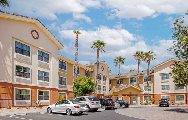 Furnished Studio-Los Angeles - Simi Valley