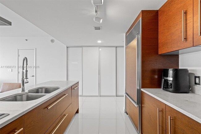 Photo - 495 Brickell Ave Unit 905