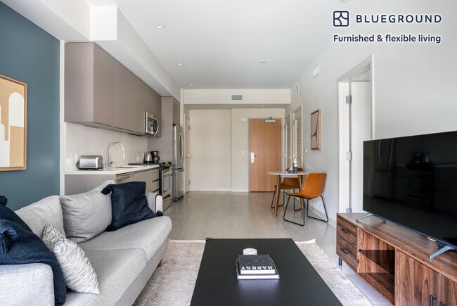 Photo - 2435 S Sepulveda Blvd Unidad FL7-ID1048