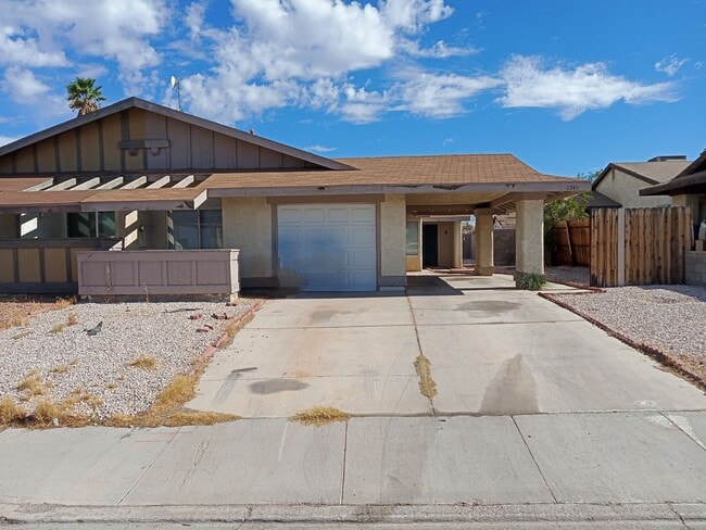 Building Photo - Welcome to this cozy 3-bedroom, 2-bathroom... Rental