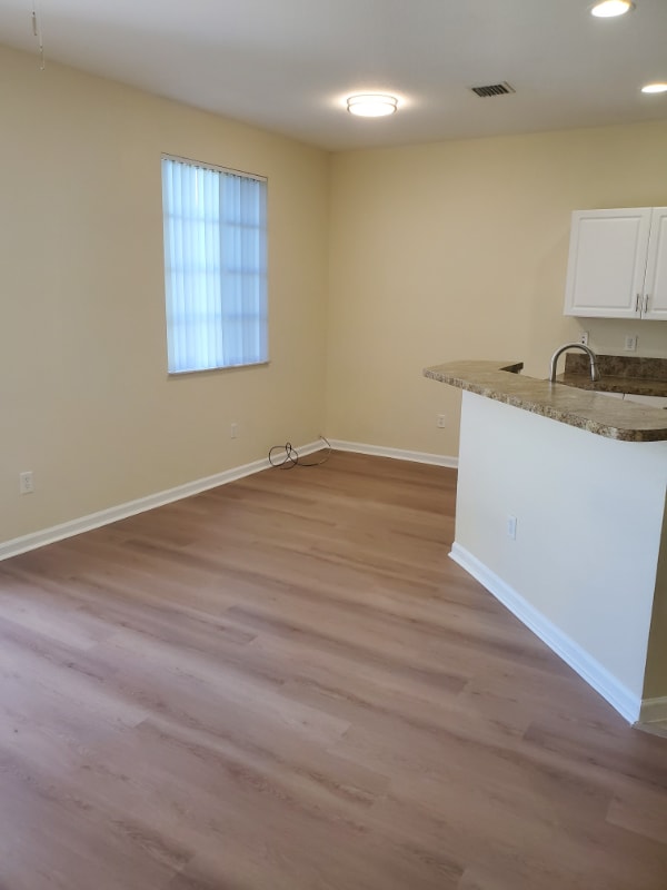967 Abaco Ln