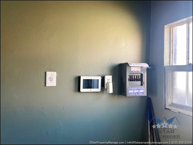 Photo - 1909 Yandell Dr Unidad 1913