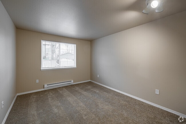 2BR, 1BA - 849SF - Primary Bedroom