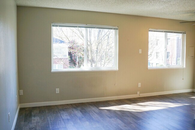 Photo - Close in SE Trendy Buckman - Updated 1st Floor 1 Bedroom! Unit 1503