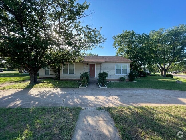 Building Photo - 3 bed, 2 bath in the heart of Abilene! Rental