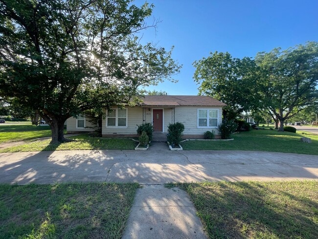 3 bed, 2 bath in the heart of Abilene! - 3 bed, 2 bath in the heart of Abilene! House