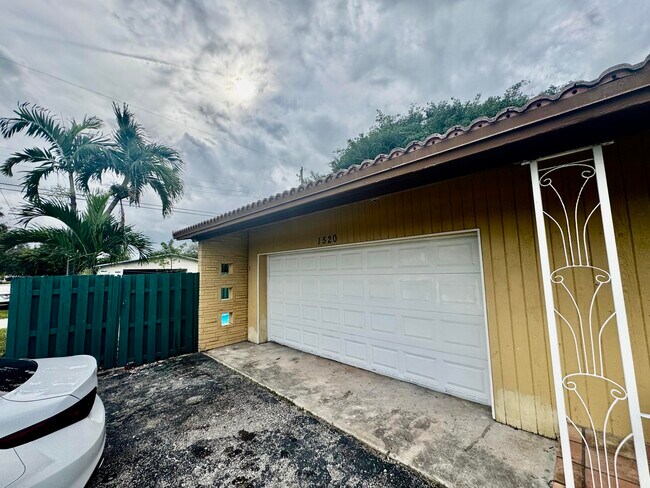 Photo - 1520 N 25th Ave